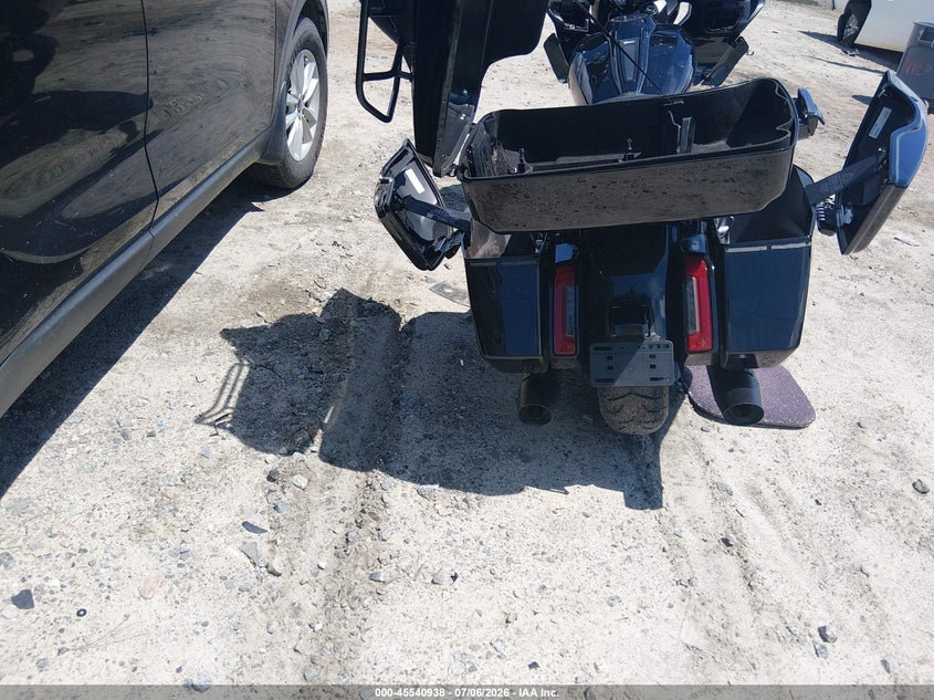 2025 Harley-davidson Road glide VIN 1HD1KH71XSB609209 IAAI salvage auction — UNKNOWN, Salvage Title, sold $13,100 on 2026-08-19 (photo 4)