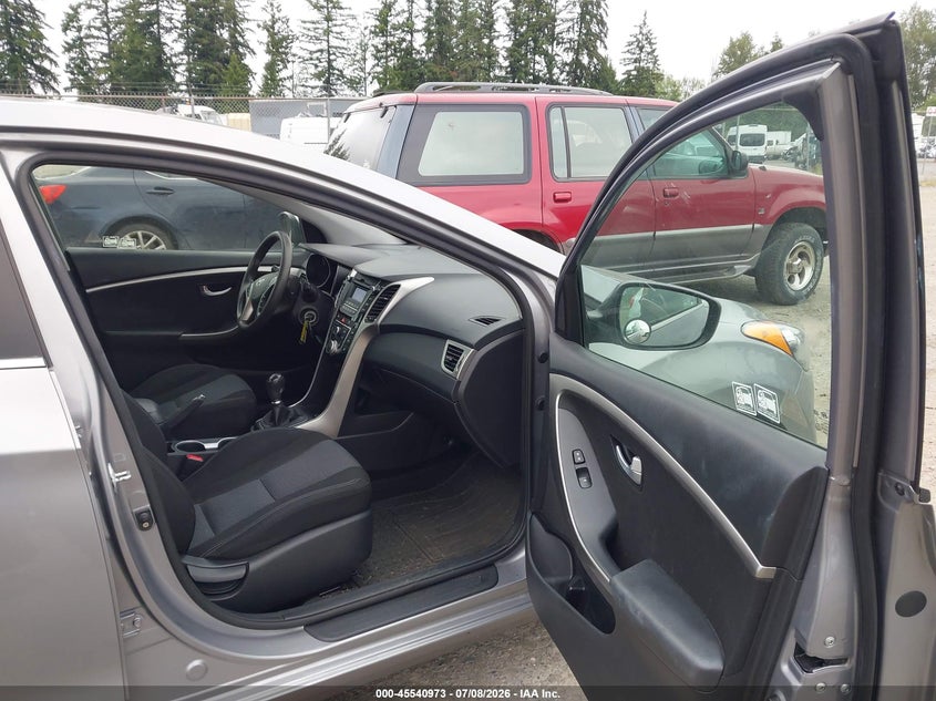 2013 Hyundai Elantra VIN KMHD35LE3DU133066 IAAI salvage auction — NORMAL WEAR, Clear (Washington), sold $475 on 2026-07-15 (photo 5)