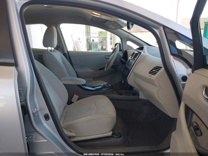 2012 Nissan Leaf VIN JN1AZ0CP9CT022572 IAAI salvage auction — SIDE, Rebuildable (Florida), sold $225 on 2026-07-30 (photo 5)