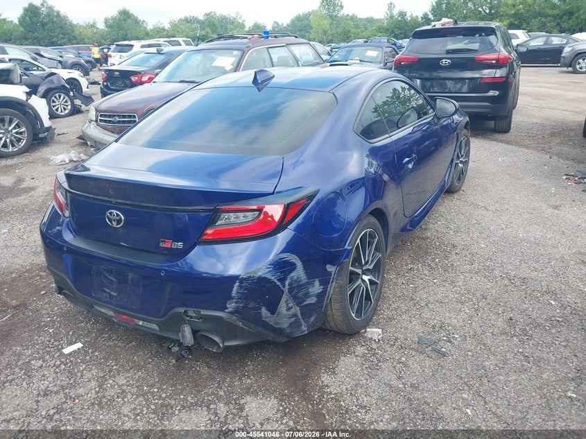 2022 Toyota Gr 86 VIN JF1ZNBC18N8755324 IAAI salvage auction — SIDE, Salvage (Ohio), sold $1,050 on 2026-07-31 (photo 4)