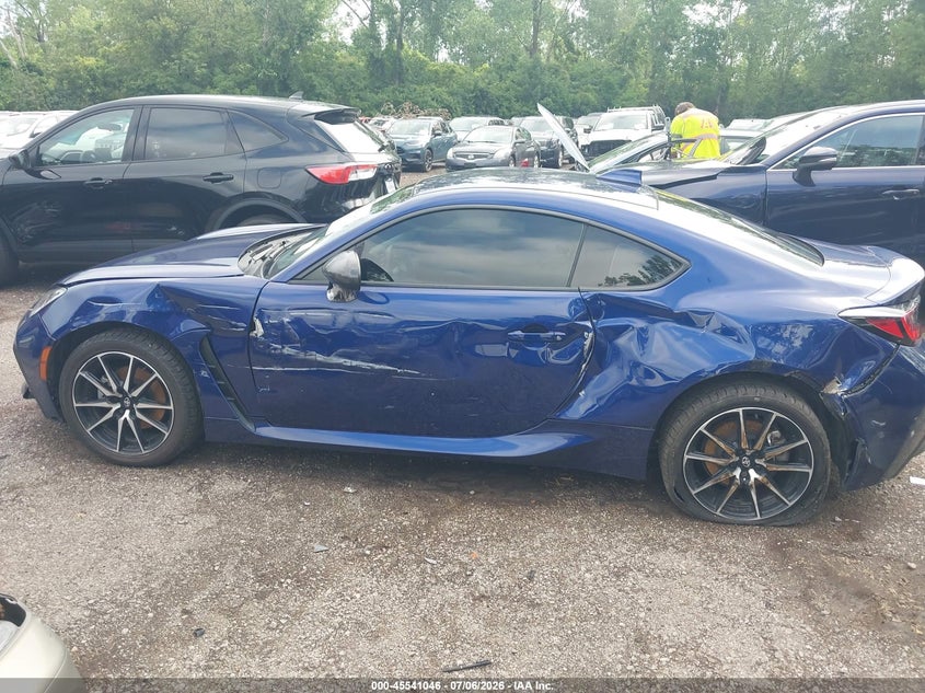 2022 Toyota Gr 86 VIN JF1ZNBC18N8755324 IAAI salvage auction — SIDE, Salvage (Ohio), sold $1,050 on 2026-07-31 (photo 6)