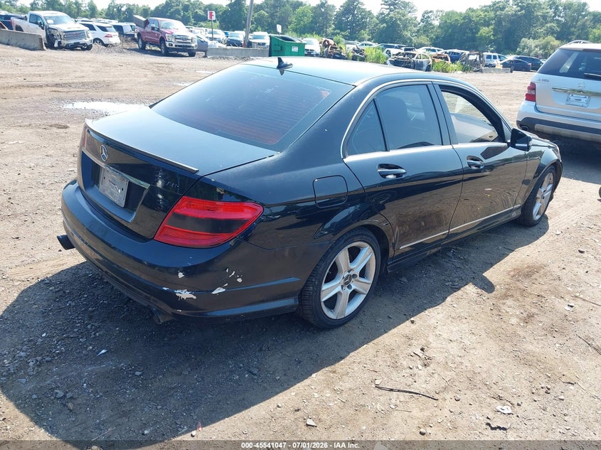 2010 Mercedes-benz C class VIN WDDGF8BB8AR131576 IAAI salvage auction — NORMAL WEAR, Clear (New Jersey), sold $450 on 2026-07-28 (photo 4)