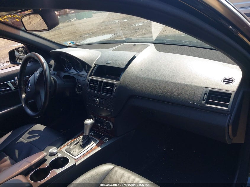 2010 Mercedes-benz C class VIN WDDGF8BB8AR131576 IAAI salvage auction — NORMAL WEAR, Clear (New Jersey), sold $450 on 2026-07-28 (photo 5)