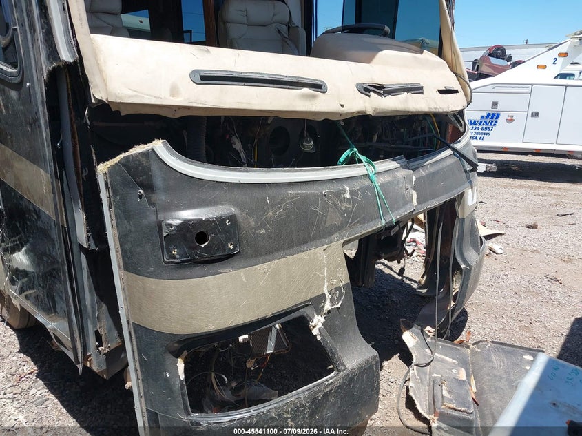 2006 Roadmaster rail Monocoque VIN 1RF10551061038035 IAAI salvage auction — FRONT END, Salvage (Arizona), sold $1,100 on 2026-07-21 (photo 6)
