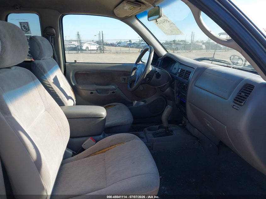 2001 Toyota Tacoma VIN 5TESM92N61Z870069 IAAI salvage auction — NORMAL WEAR, Clear - Dealer Only (California), sold $2,200 on 2026-07-15 (photo 5)