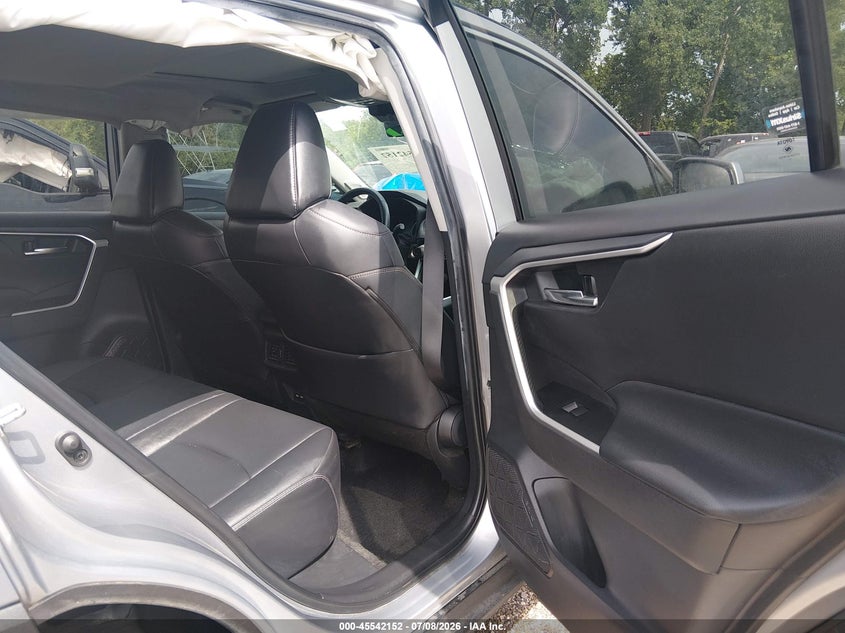 2021 Toyota Rav 4 VIN 2T3A1RFV9MC255502 IAAI salvage auction — FRONT END, Salvage (Indiana), sold $9,200 on 2026-08-22 (photo 8)