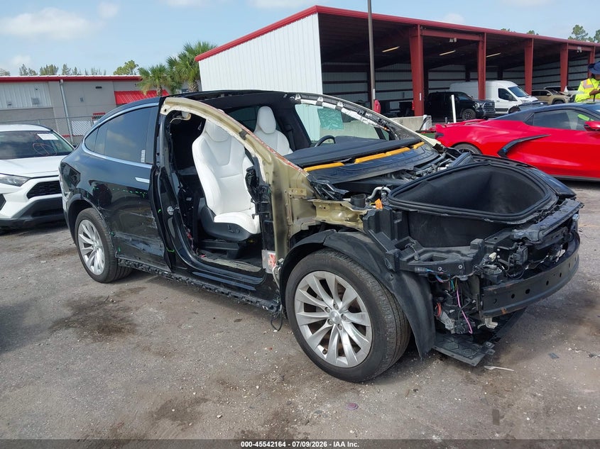 2019 Tesla Model x VIN 5YJXCAE2XKF185734 IAAI salvage auction — FRONT END, Rebuildable (Florida), sold $4,500 on 2026-07-29 (photo 1)