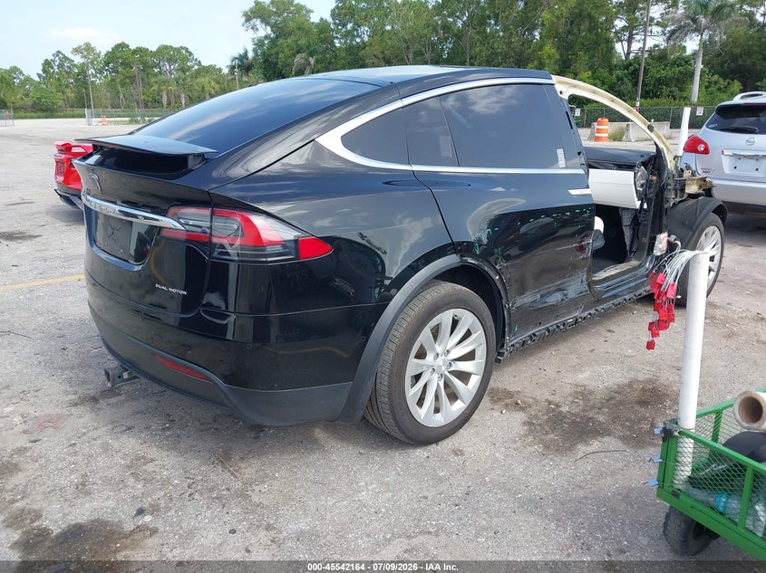 2019 Tesla Model x VIN 5YJXCAE2XKF185734 IAAI salvage auction — FRONT END, Rebuildable (Florida), sold $4,500 on 2026-07-29 (photo 4)