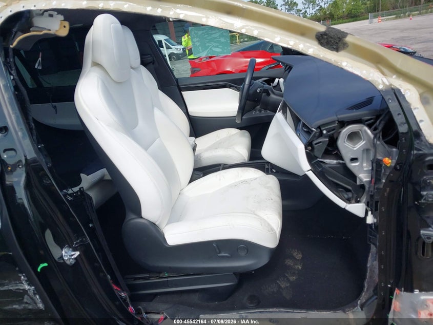 2019 Tesla Model x VIN 5YJXCAE2XKF185734 IAAI salvage auction — FRONT END, Rebuildable (Florida), sold $4,500 on 2026-07-29 (photo 5)