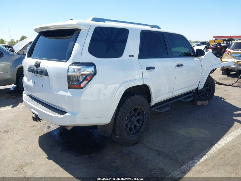 2018 Toyota 4runner VIN JTEBU5JR8J5511706 IAAI salvage auction — RIGHT FRONT, Salvage Title, sold $6,800 on 2026-07-20 (photo 4)
