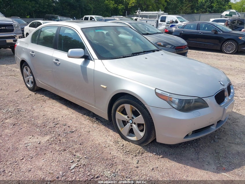 2007 BMW 5 series VIN WBANF335X7CW71226 IAAI salvage auction — NORMAL WEAR, Clear-Endorsement (Wisconsin), sold $175 on 2026-07-22 (photo 1)