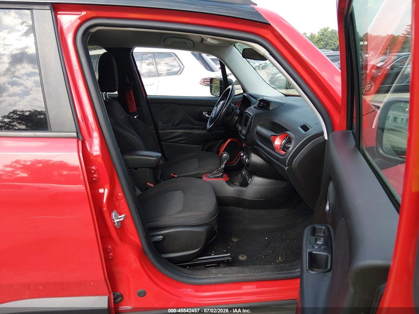2017 Jeep Renegade VIN ZACCJBCB6HPF30322 IAAI salvage auction — REAR END, Salvage Title, sold $1,400 on 2026-08-13 (photo 5)