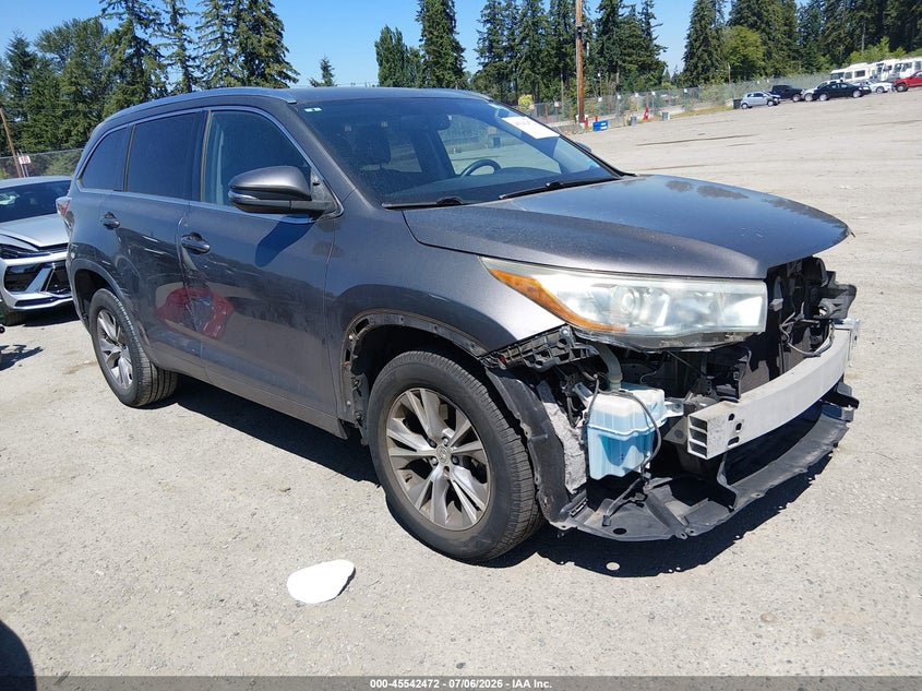 2015 Toyota Highlander VIN 5TDKKRFH8FS087530 IAAI salvage auction — FRONT END, Salvage Title, sold $5,500 on 2026-07-29 (photo 1)