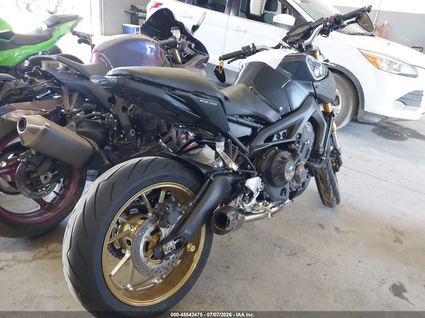 2014 Yamaha Fz VIN JYARN33E0EA003897 IAAI salvage auction — ENGINE DAMAGE, Mv-907A (New York), sold $2,650 on 2026-07-15 (photo 4)
