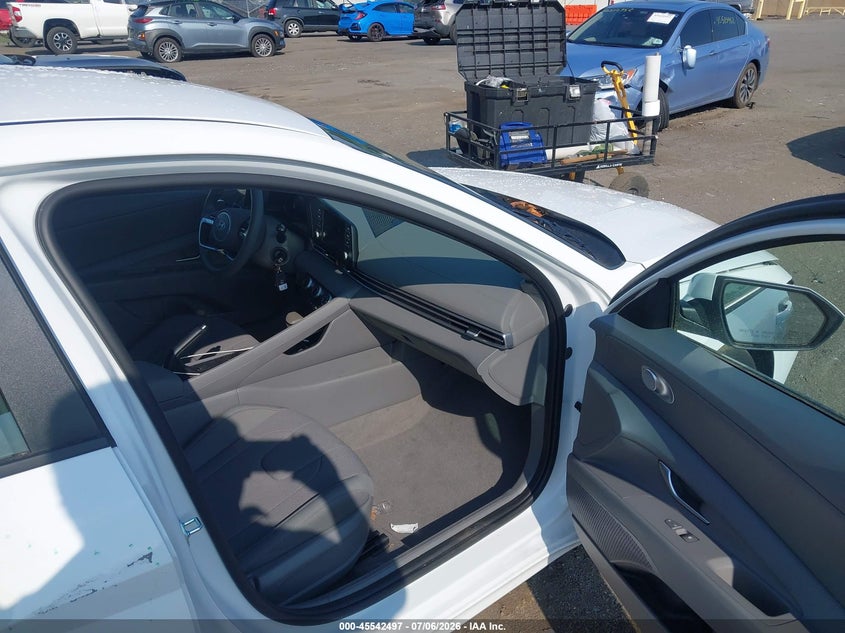 2026 Hyundai Elantra VIN KMHLL4DG0TU222596 IAAI salvage auction — ROOF, Wait Title, sold $7,975 on 2026-08-26 (photo 5)
