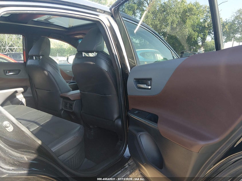 2021 Toyota Venza VIN JTEAAAAHXMJ041372 IAAI salvage auction — HAIL, Salvage (Indiana), sold $11,400 on 2026-07-29 (photo 8)