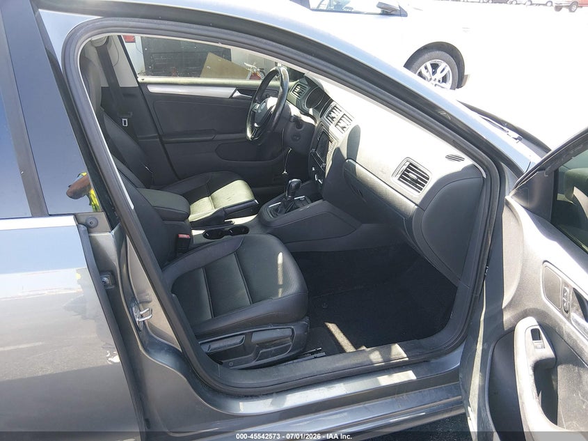 2017 Volkswagen Jetta VIN 3VWDB7AJ5HM367316 IAAI salvage auction — NORMAL WEAR, Salvage Title, sold $3,150 on 2026-07-24 (photo 5)