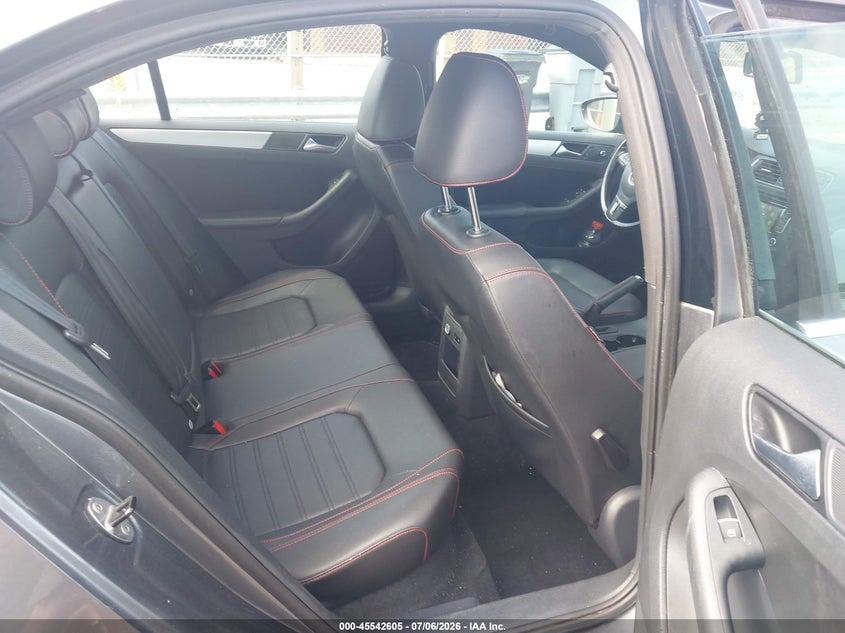 2013 Volkswagen Jetta VIN 3VW4A7AJ3DM240819 IAAI salvage auction — RIGHT SIDE, Wait Title, sold $1,600 on 2026-09-17 (photo 8)