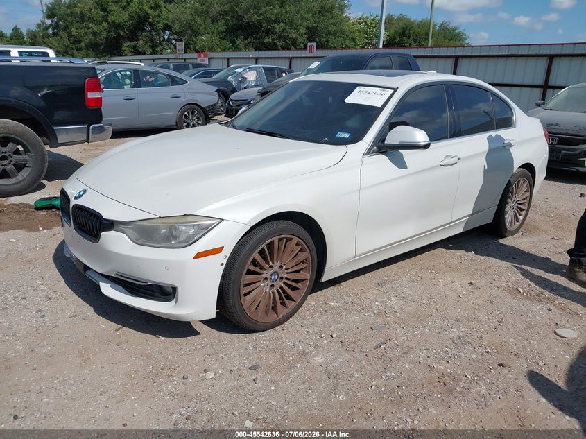 2014 BMW 3er VIN WBA3A5G53ENP28072 IAAI salvage auction — UNDERCARRIAGE, Salvage (Texas), sold $1,425 on 2026-08-13 (photo 2)