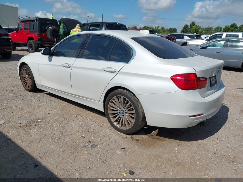 2014 BMW 3er VIN WBA3A5G53ENP28072 IAAI salvage auction — UNDERCARRIAGE, Salvage (Texas), sold $1,425 on 2026-08-13 (photo 3)