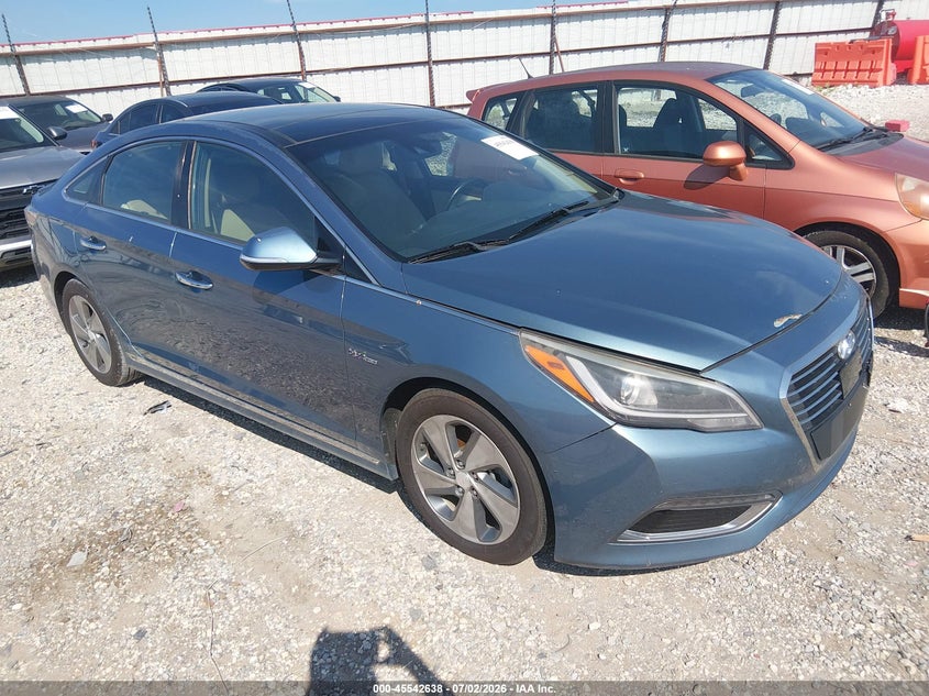 2016 Hyundai Sonata VIN KMHE34L12GA008240 IAAI salvage auction — NORMAL WEAR, Clear (Arkansas), sold $1,525 on 2026-07-30 (photo 1)