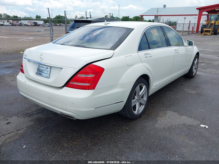 2010 Mercedes-benz S class VIN WDDNG7BB6AA314620 IAAI salvage auction — WATER/FLOOD, Salvage (Louisiana), sold $1,450 on 2026-07-29 (photo 4)