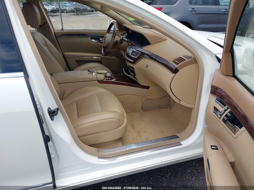 2010 Mercedes-benz S class VIN WDDNG7BB6AA314620 IAAI salvage auction — WATER/FLOOD, Salvage (Louisiana), sold $1,450 on 2026-07-29 (photo 5)