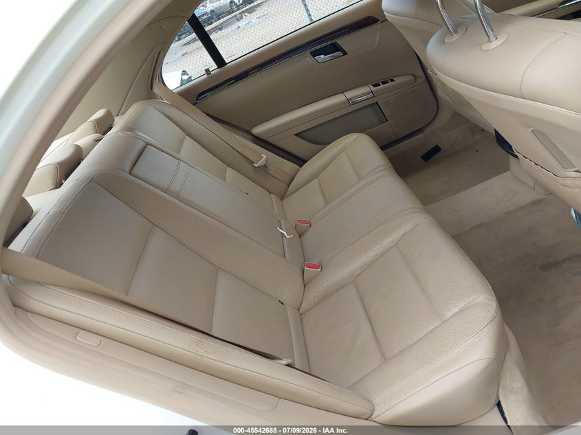 2010 Mercedes-benz S class VIN WDDNG7BB6AA314620 IAAI salvage auction — WATER/FLOOD, Salvage (Louisiana), sold $1,450 on 2026-07-29 (photo 8)