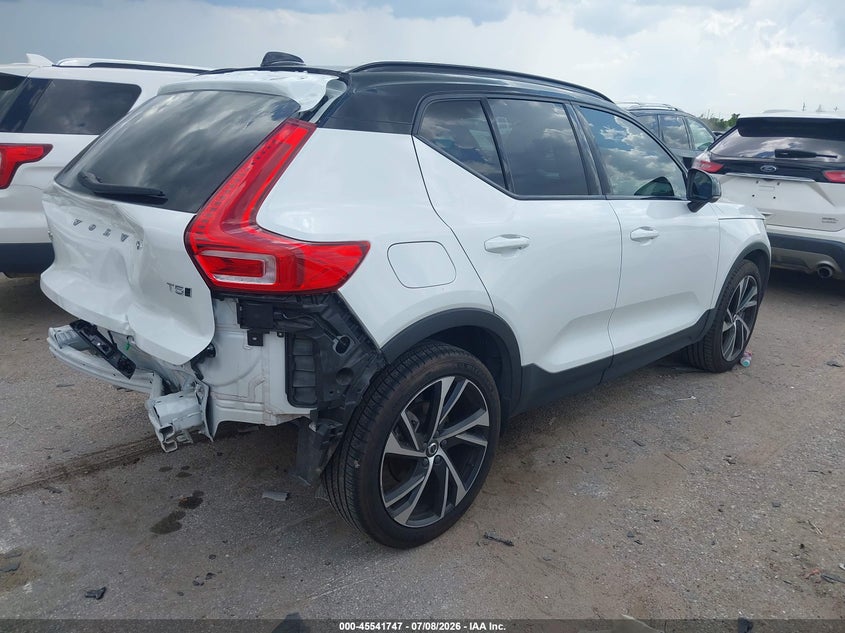 2021 Volvo Xc40 VIN YV4162UM4M2563507 IAAI salvage auction — REAR END, Salvage Title, sold $8,500 on 2026-08-20 (photo 4)