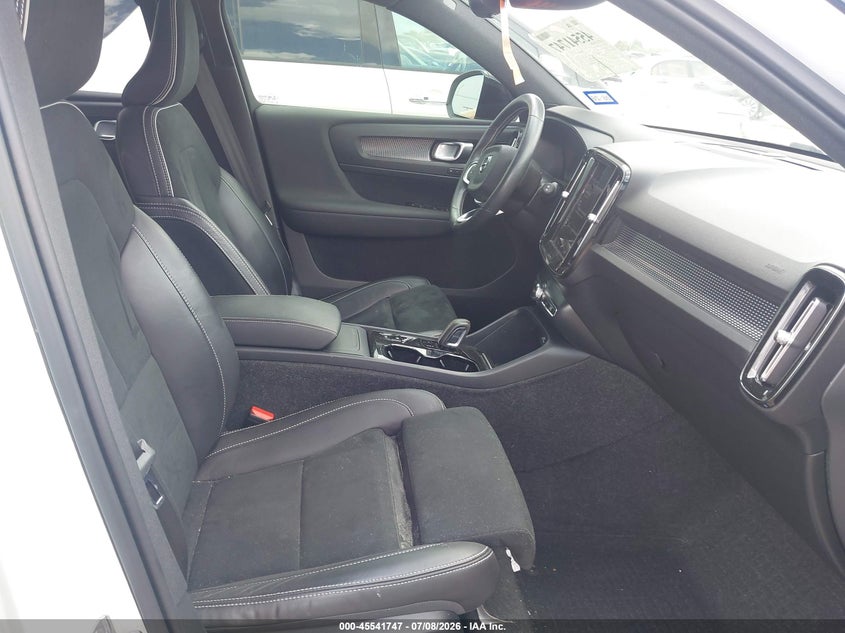 2021 Volvo Xc40 VIN YV4162UM4M2563507 IAAI salvage auction — REAR END, Salvage Title, sold $8,500 on 2026-08-20 (photo 5)