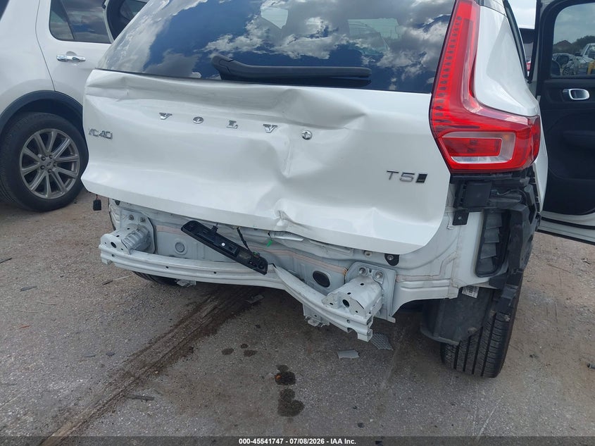 2021 Volvo Xc40 VIN YV4162UM4M2563507 IAAI salvage auction — REAR END, Salvage Title, sold $8,500 on 2026-08-20 (photo 6)