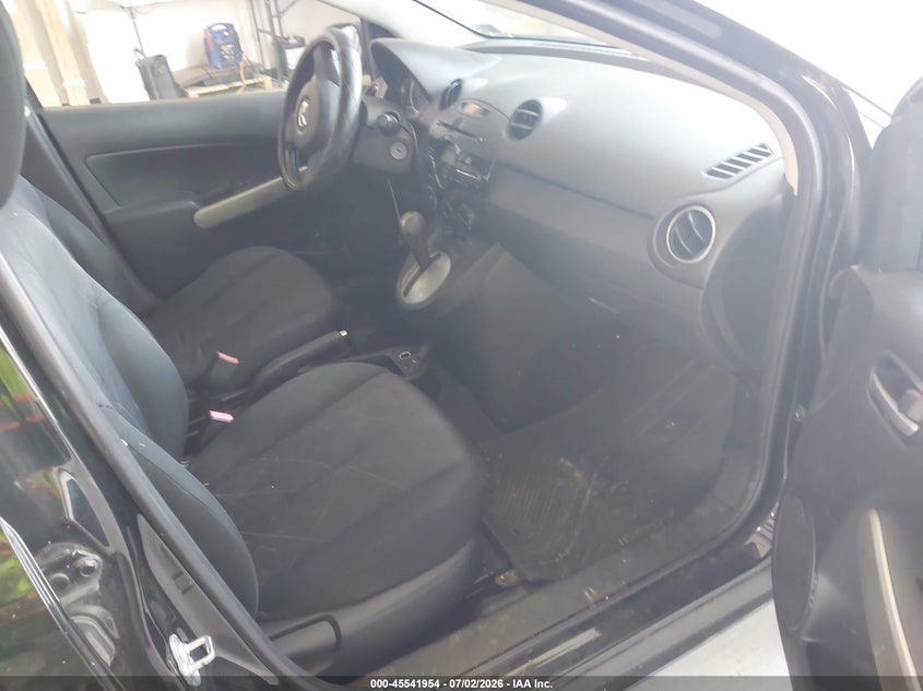 2014 Mazda 2 VIN JM1DE1KZXE0177733 IAAI salvage auction — REAR END, Clear (Virginia), sold $575 on 2026-07-24 (photo 5)