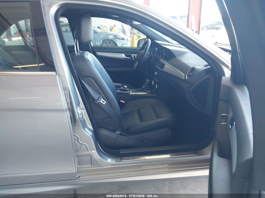 2013 Mercedes-benz VIN WDDGF4HB2DA851877 IAAI salvage auction — NORMAL WEAR, Clear - Dealer Only (California), sold $425 on 2026-07-21 (photo 5)