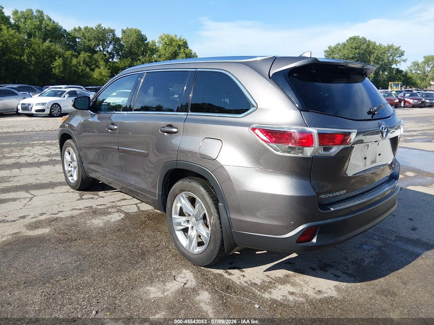 2015 Toyota Highlander VIN 5TDDKRFH3FS105179 IAAI salvage auction — SIDE, Salvage (Kansas), sold $8,700 on 2026-07-26 (photo 3)