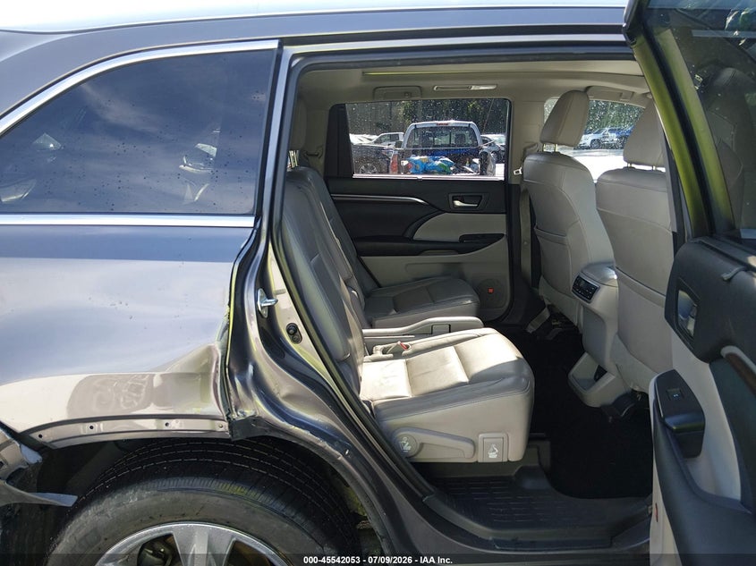 2015 Toyota Highlander VIN 5TDDKRFH3FS105179 IAAI salvage auction — SIDE, Salvage (Kansas), sold $8,700 on 2026-07-26 (photo 8)
