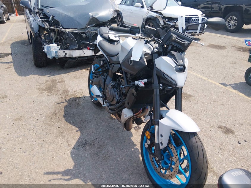 2026 Yamaha VIN JYARM48E9TA005923 IAAI salvage auction — RIGHT SIDE, Salvage Title, sold $5,000 on 2026-09-14 (photo 1)