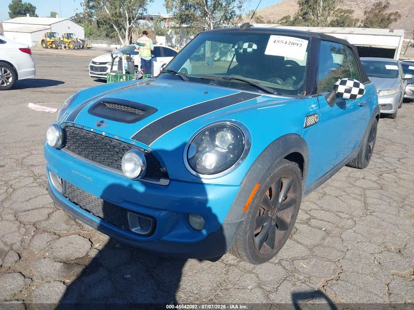 2014 Mini Convertible VIN WMWZP3C58ET298327 IAAI salvage auction — NORMAL WEAR, Clear - Dealer Only (California), sold $1,525 on 2026-08-01 (photo 2)