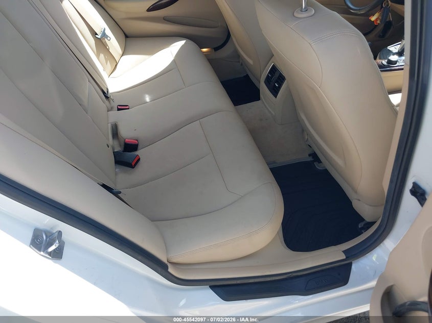 2016 BMW 3er VIN WBA8E1G5XGNT34509 IAAI salvage auction — NORMAL WEAR, Original (Texas), sold $1,125 on 2026-07-29 (photo 8)