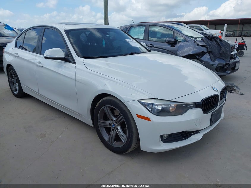 2015 BMW 3er VIN WBA3A5C51FP605415 IAAI salvage auction — NORMAL WEAR, Original (Texas), sold $600 on 2026-07-28 (photo 1)