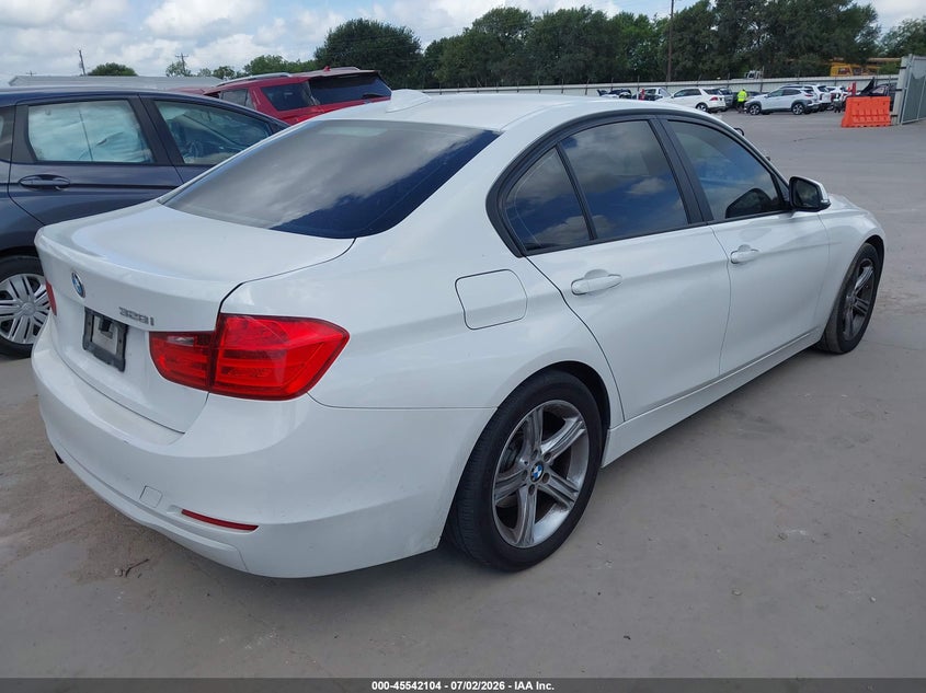 2015 BMW 3er VIN WBA3A5C51FP605415 IAAI salvage auction — NORMAL WEAR, Original (Texas), sold $600 on 2026-07-28 (photo 4)
