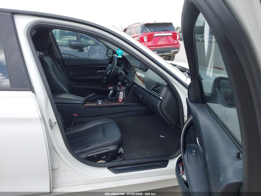 2015 BMW 3er VIN WBA3A5C51FP605415 IAAI salvage auction — NORMAL WEAR, Original (Texas), sold $600 on 2026-07-28 (photo 5)