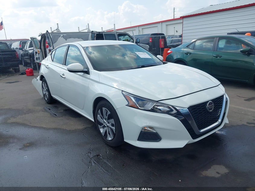 2019 Nissan Altima VIN 1N4BL4BV3KN302748 IAAI salvage auction — REAR END, Salvage Title, sold $2,850 on 2026-07-26 (photo 1)