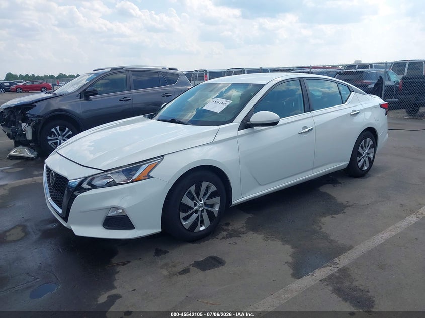 2019 Nissan Altima VIN 1N4BL4BV3KN302748 IAAI salvage auction — REAR END, Salvage Title, sold $2,850 on 2026-07-26 (photo 2)