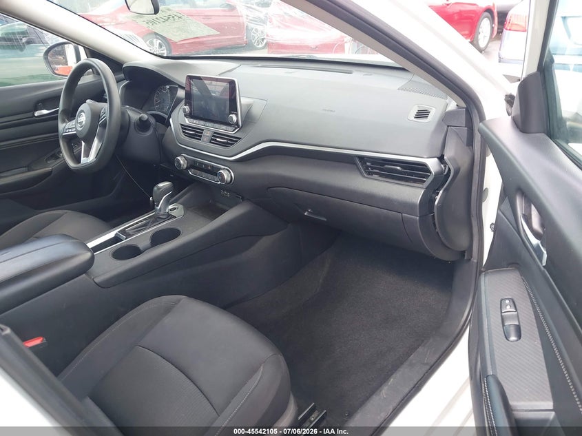 2019 Nissan Altima VIN 1N4BL4BV3KN302748 IAAI salvage auction — REAR END, Salvage Title, sold $2,850 on 2026-07-26 (photo 5)
