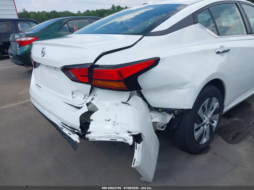 2019 Nissan Altima VIN 1N4BL4BV3KN302748 IAAI salvage auction — REAR END, Salvage Title, sold $2,850 on 2026-07-26 (photo 6)