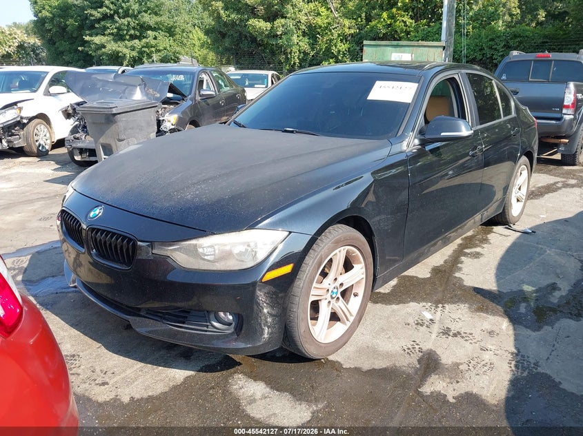 2013 BMW 3er VIN WBA3B3C56DF536256 IAAI salvage auction — NORMAL WEAR, Wait Title, sold $575 on 2026-08-06 (photo 2)