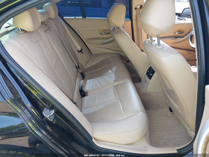 2013 BMW 3er VIN WBA3B3C56DF536256 IAAI salvage auction — NORMAL WEAR, Wait Title, sold $575 on 2026-08-06 (photo 8)