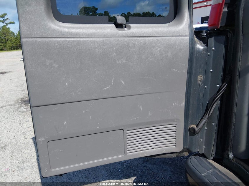 2017 Chevrolet VIN 1GAZGNFG2H1268597 IAAI salvage auction — NORMAL WEAR, Sf97 (Georgia), sold $17,650 on 2026-09-09 (photo 6)