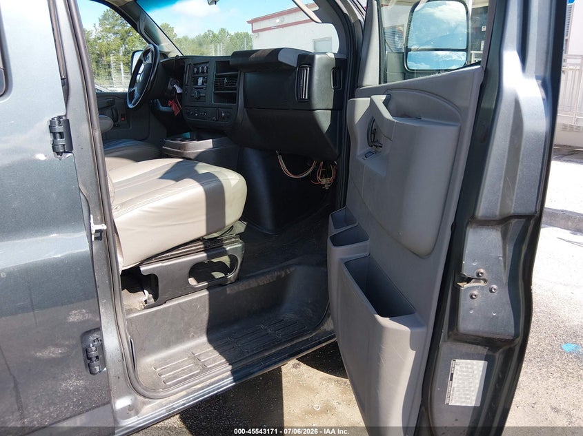 2017 Chevrolet VIN 1GAZGNFG2H1268597 IAAI salvage auction — NORMAL WEAR, Sf97 (Georgia), sold $17,650 on 2026-09-09 (photo 5)