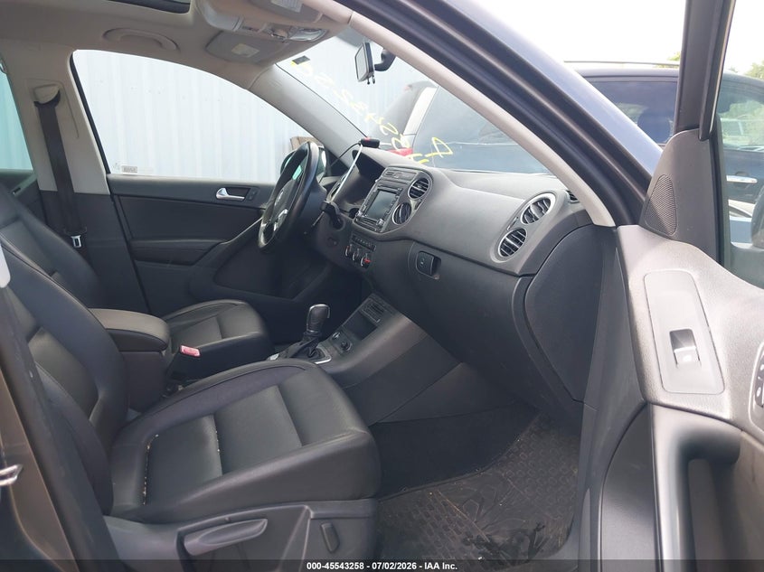 2015 Volkswagen Tiguan VIN WVGAV7AX5FW569275 IAAI salvage auction — NORMAL WEAR, Clear (California), sold $475 on 2026-07-29 (photo 5)